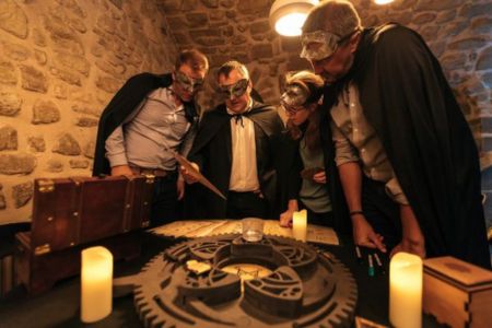 Team Building Paris 70 personnes - Activité de cohésion pour entreprise - Escape Game Géant